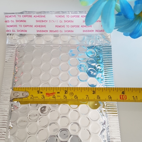 20 pcs Silver Metallic Bubble Mailers 3.5x4.25"in. - Picture 4 of 5